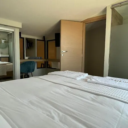 Artline Luxury Prázdninový dům *