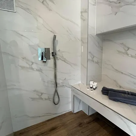 Artline Luxury Holiday home *